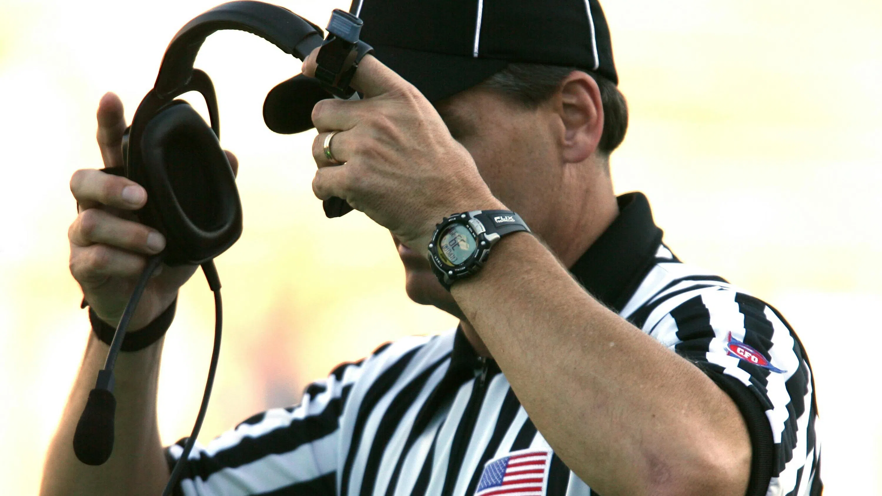 В NFL вселената собственици на клубове отнасят $250 000 глоба за неприличен жест