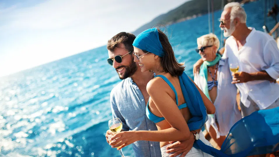 Забравете за дизайнерските етикети – днес луксът лети за Малдивите с билет за първа класа