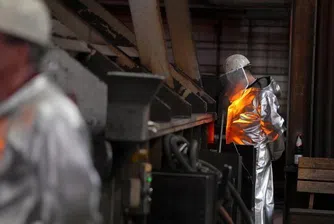 ЕК предлага да намали наполовина количеството стомана, внасяно без мита, и да наложи 50% ставка върху годишния внос над определена квота