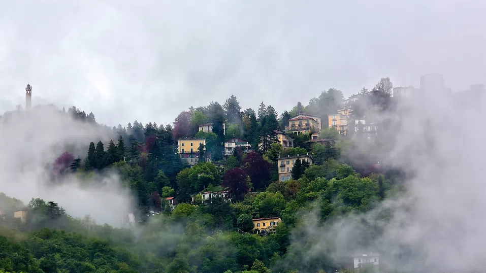 Необичаен сувенир: Кутии „свеж въздух“ от езерото Комо