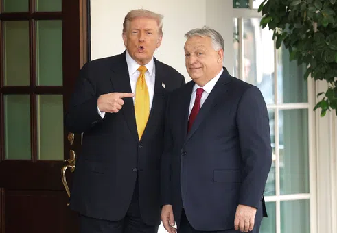 Орбан залага всичко на коза „MAGA“