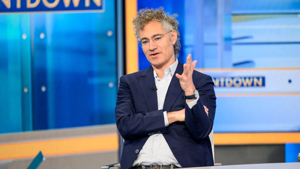 Palantir вижда AI като продукт, мишена и проблем