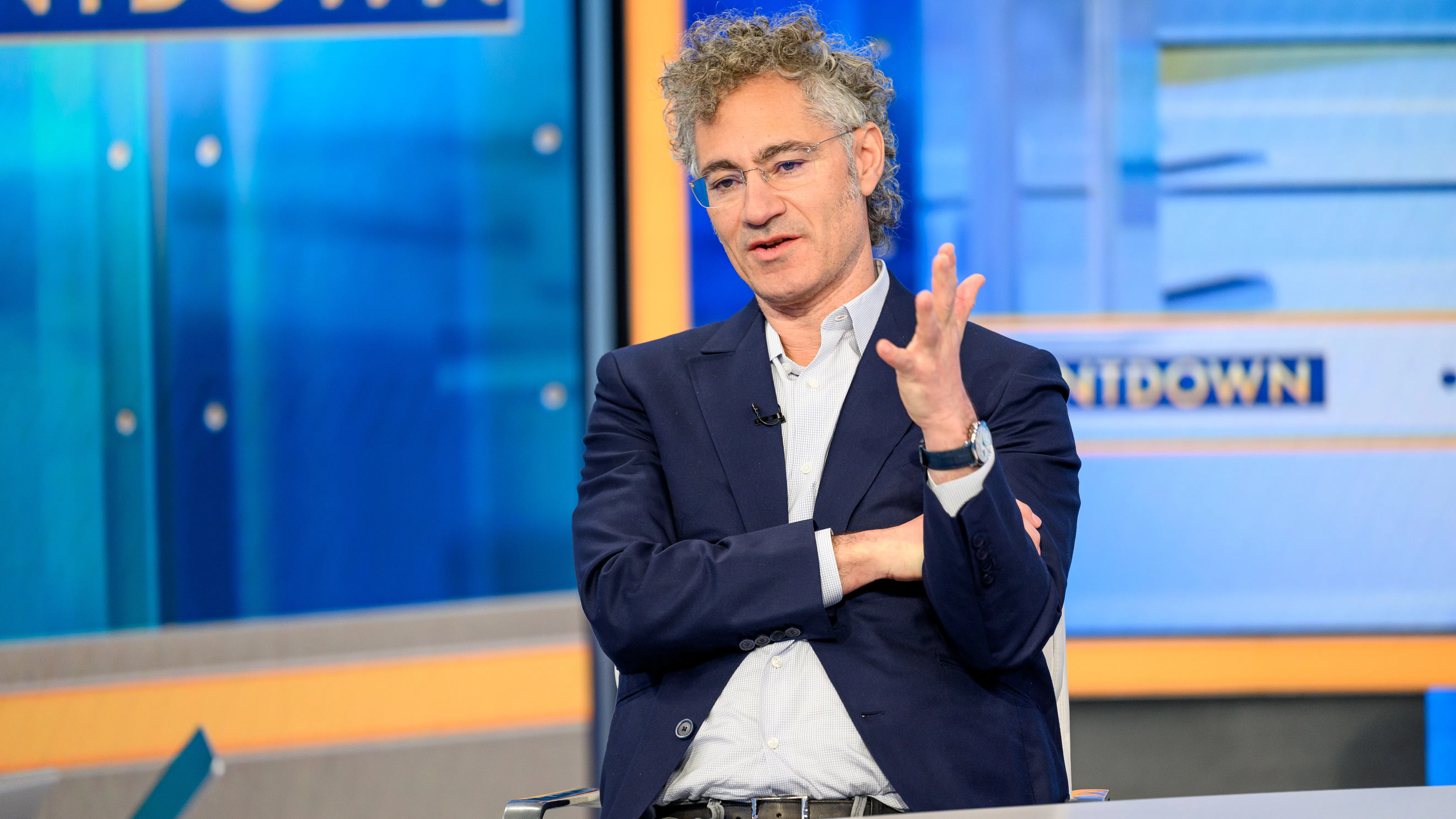 „Ако не ви харесва цената - излезте от позицията“: Алекс Карп захапа критиците на Palantir