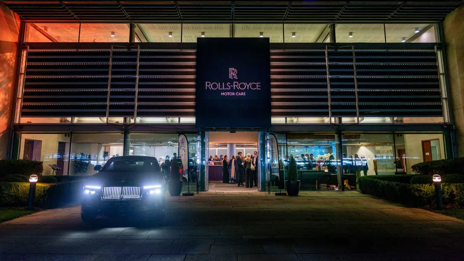 Rolls-Royce достига рекорди в търговията през 2026 – и заслугата не е автомобилна