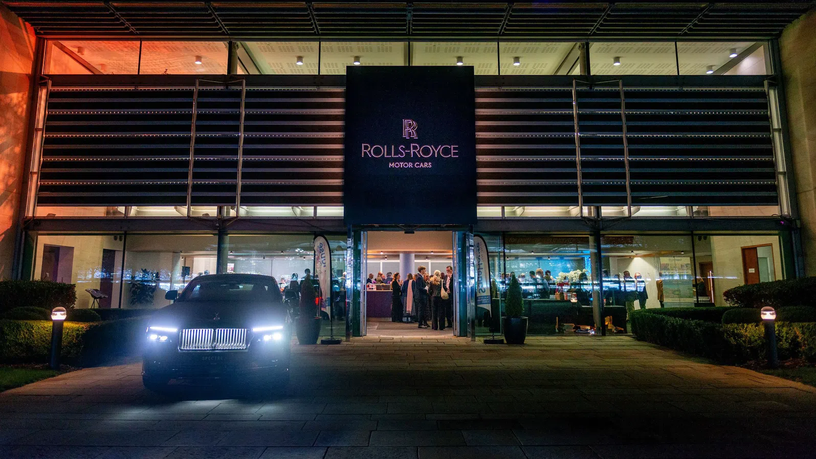 Акциите на Rolls Royce достигат рекордни нива през всеки един