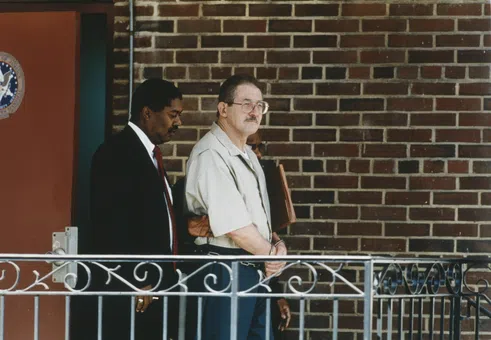 Трябваха ми пари: Американският разузнавач, който издаде на КГБ почти всички двойни агенти