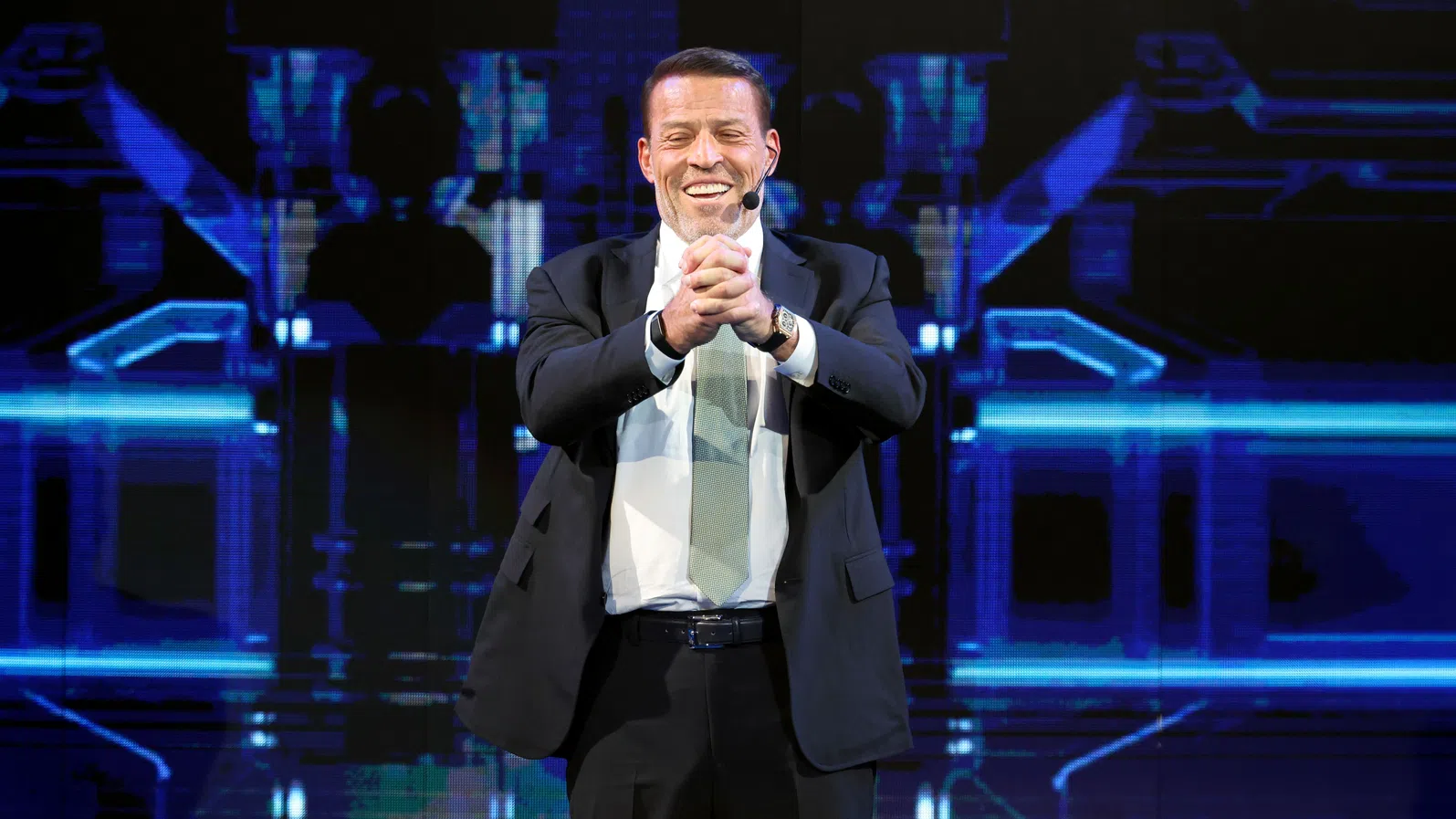 Oт чистач до милионер на 24 години: Три съвета за Gen Z от Тони Робинс