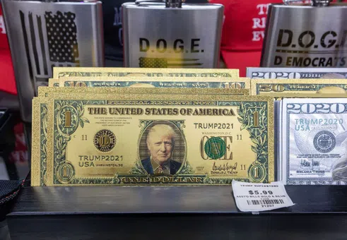 Белият дом твърди, че иска силен долар. Инвеститорите остават скептични