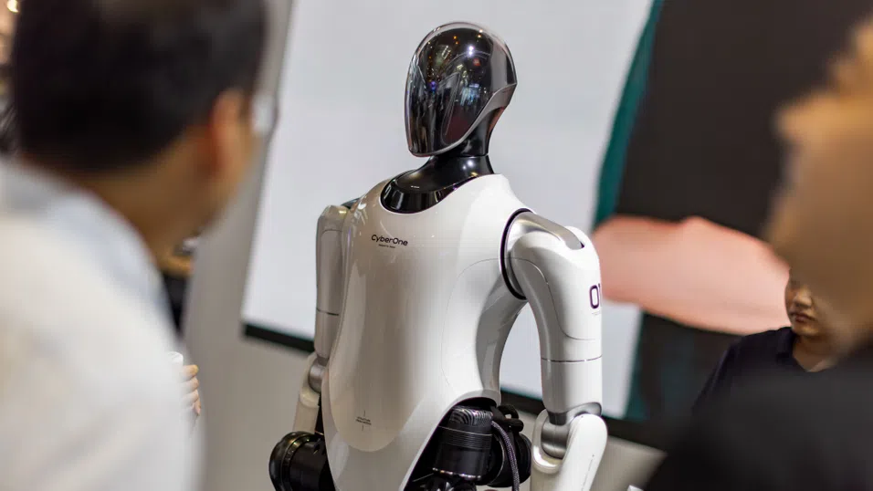 Xiaomi тества хуманоидни роботи на поточната линия в завода си за електромобили