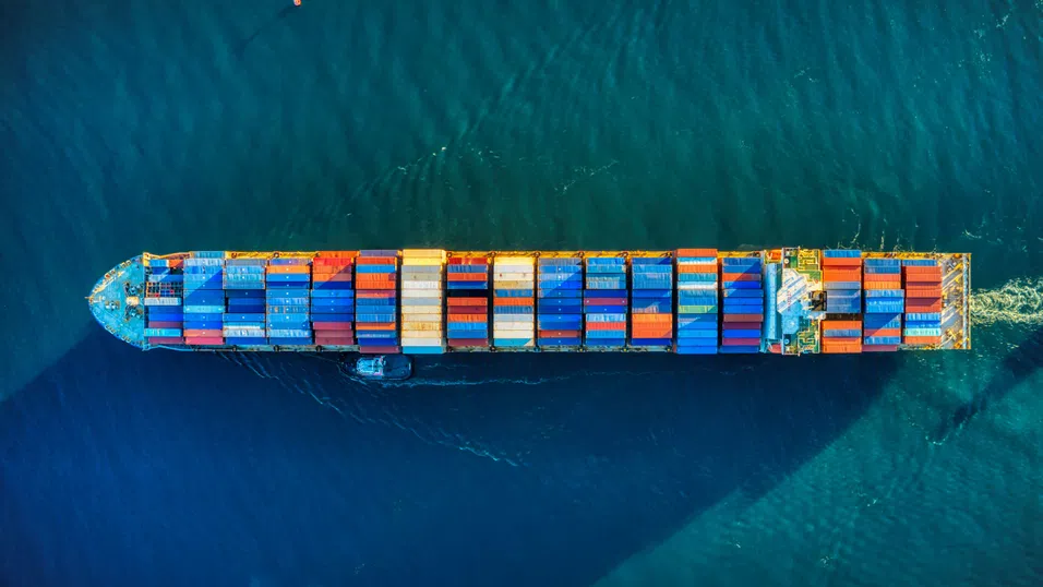 Войната в Близкия Изток удря корабоплаването – и Европа няма да бъде пощадена