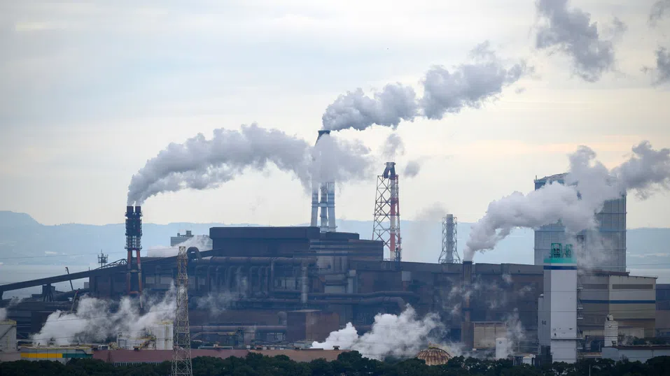 Водещите икономики все още захранват с милиарди добива на изкопаеми горива в бедните държави