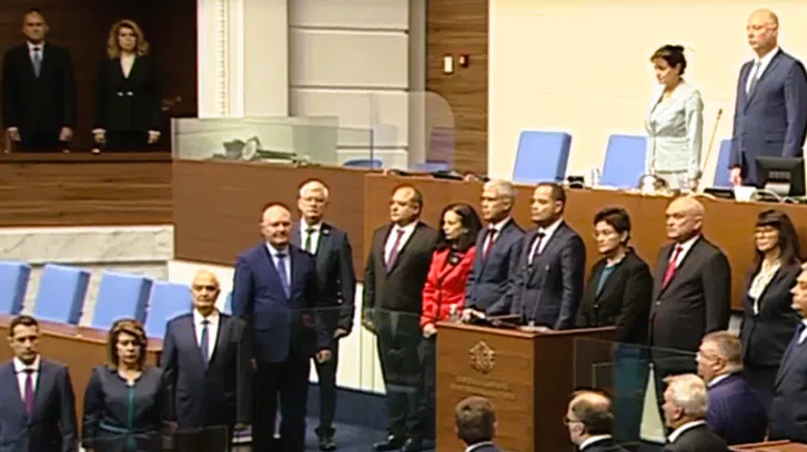 Исторически момент: За първи път служебно правителство положи клетва в НС (Обновена)