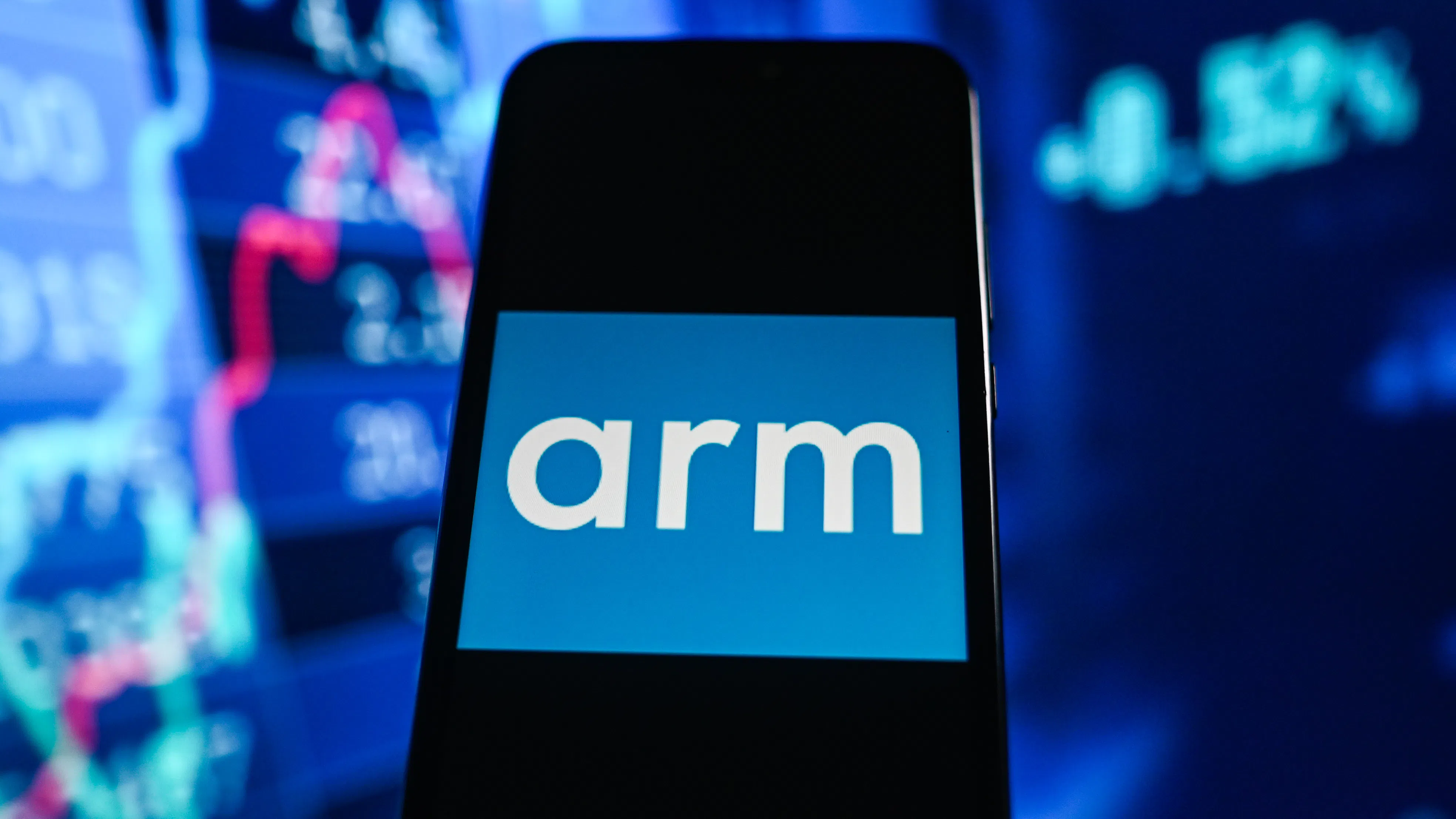 ARM обяви силно тримесечие, но роди опасения за перспективите за растеж