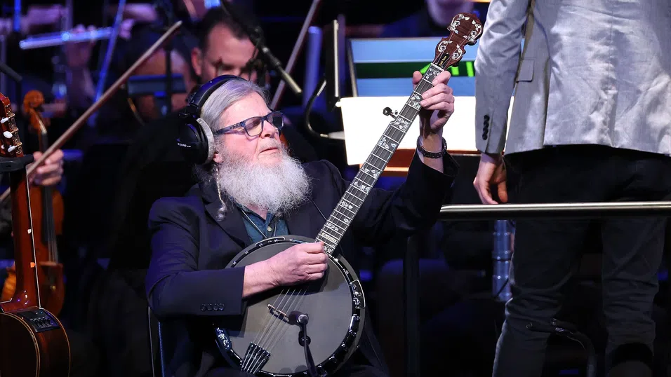 Как Густаво Сантаолайя превръща несъвършенствата и тишината в емоционалното ядро на The Last of Us