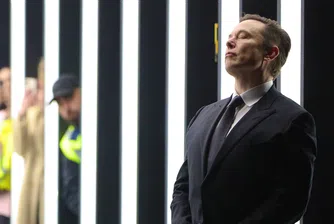 Анализатори на Baird понижиха оценката си за Tesla заради несигурността около Мъск