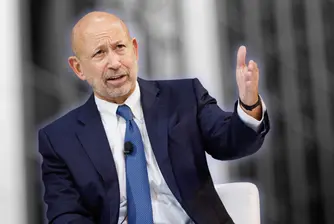 „Никога не изпъквай“ – бившият шеф на Goldman Sachs Лойд Бланкфайн разкрива неписаните правила в дрескода на Уолстрийт