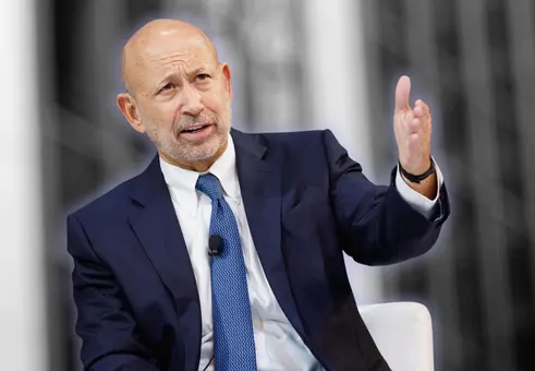 „Никога не изпъквай“ – бившият шеф на Goldman Sachs Лойд Бланкфайн разкрива неписаните правила в дрескода на Уолстрийт