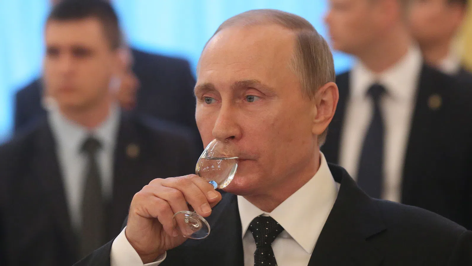 FT: Владимир Путин се укрива заради страх от покушение
