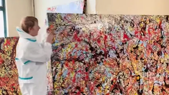 Музикалната звезда Ед Шийран представя Cosmic Carpark Paintings – нова