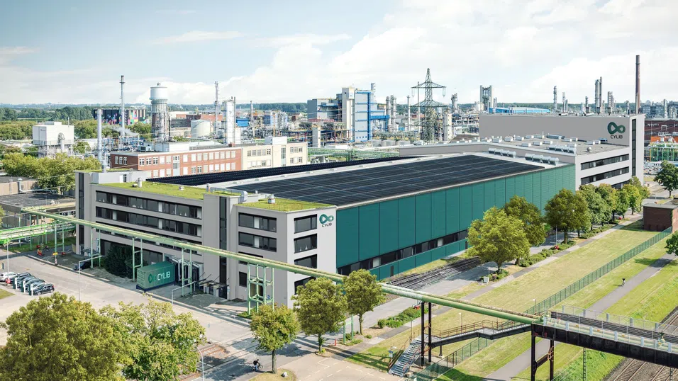 Подкрепян от Porsche стартъп изгражда огромен завод за рециклиране на батерии в Германия