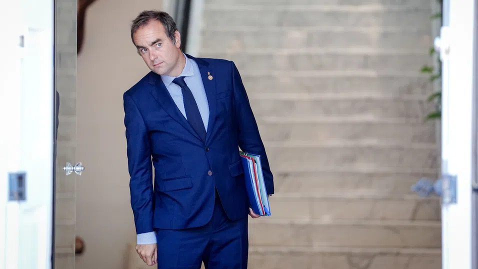 Компромисът на Льокорню за пенсионната реформа успокои пазарите, но каква ще е цената му