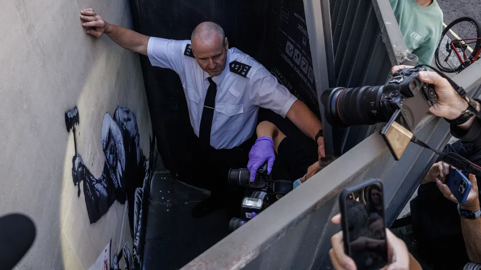 Кралски съдилища – нов стенопис на Банкси се появи в Лондон