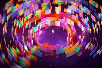 Както казва Дейвид Кокс, ръководител на изследванията върху AI модели в IBM: „Вашият HR чатбот няма нужда да знае висша физика“