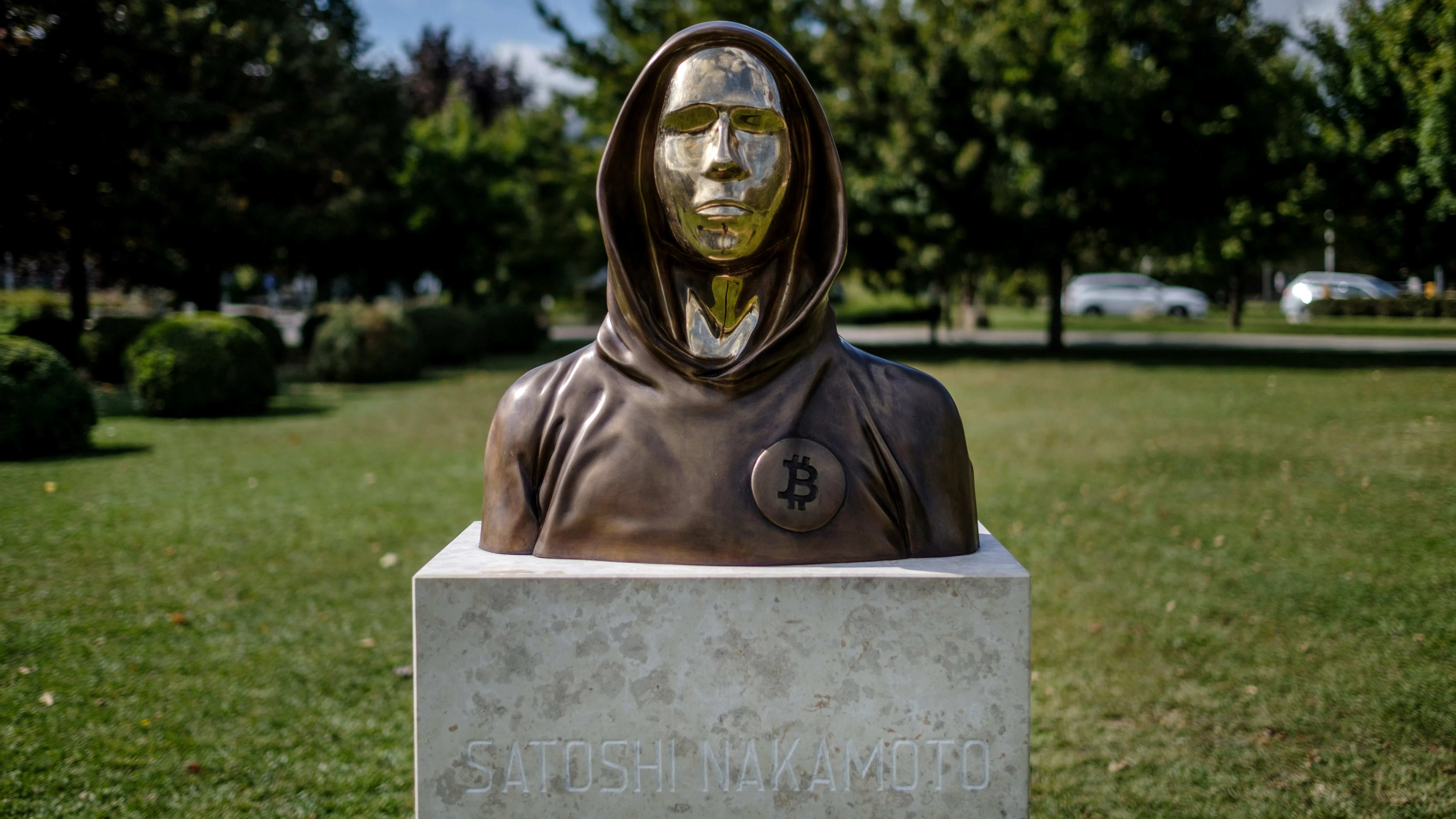 Спадът на биткойн поставя най-голямата крипто мистерия в нов контекст