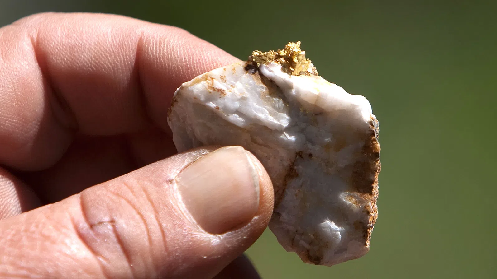 Възстановяването на златото и среброто повлича нагоре минните акции и ETF-ите на благородни метали