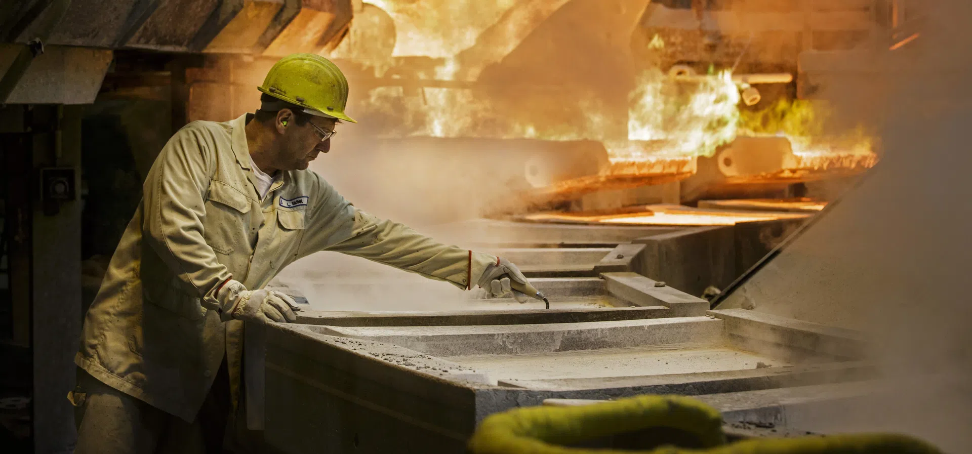 Битката за червения метал: Защо медта преначертава картата на глобалната индустрия