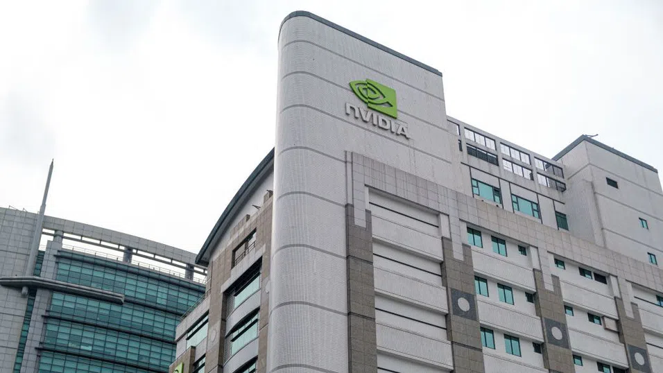 Nvidia навлиза в територия на корекция, акциите ѝ падат с 10% от най-високите си стойности