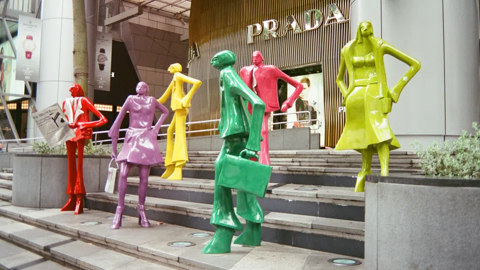 Нова ера в модния свят: Prada придобива Versace за 1,375 млрд. долара