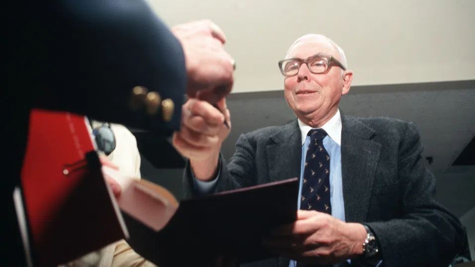 Съветът на Чарли Мънгър за волатилни пазари: Ако не може да се справите, заслужавате посредствения резултат