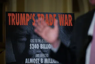 Денят, изпълнен с хаос, противоречия и увъртане от Белия дом по отношение на тарифната стратегия на Тръмп, в крайна сметка доведе до облекчение на световните пазари. Но опасността от рецесия за САЩ не е отминала