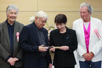 Премиерът на Япония към барабаниста на Deep Purple: Ти си моят бог