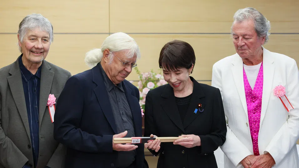 Премиерът на Япония към барабаниста на Deep Purple: Ти си моят бог