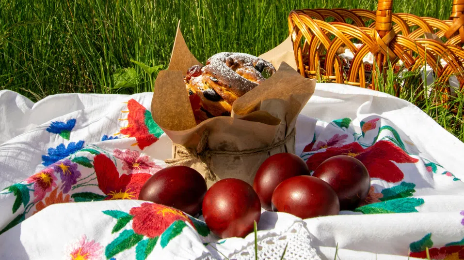 КНСБ: 64 евро средно струва великденската трапеза тази година, с 11% по-скъпа от миналата