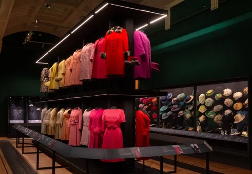 100 години Елизабет II: Почит към кралицата като икона на стила