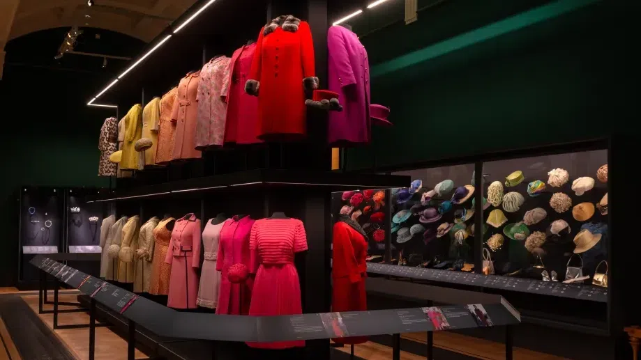 100 години Елизабет II: Почит към кралицата като икона на стила