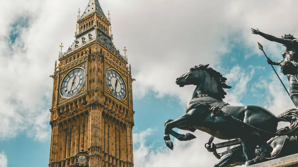 За радост на Риши Сунак - Обединеното кралство излиза от техническа рецесия