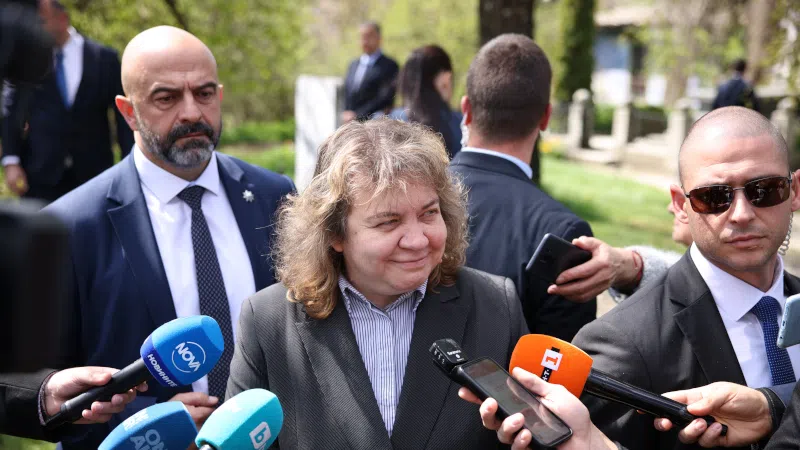 Киселова: Търговците да започнат да представят цените и в лева, и в евро