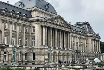 Валят оставки: Белгийският премиер се оттегля, лидерът на румънската опозиция го последва