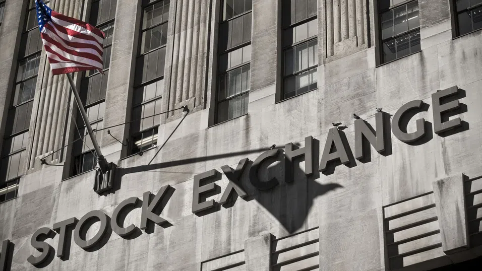 „Големите пари“ са бичи настроени към акциите в САЩ. Ще доведе ли това до „експлозивен ръст“ на S&P 500?