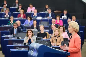 Урсула фон дер Лайен оцеля след вота на недоверие