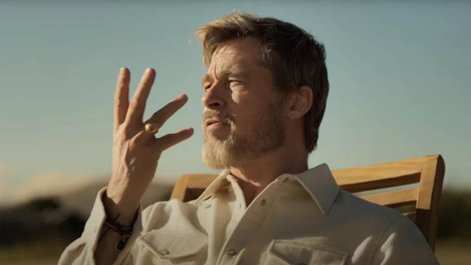 Брад Пит тренира „италианския си“ в реклама на кафемашина за $1999,95