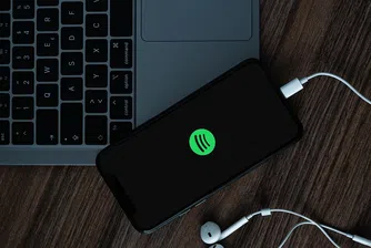 „Не може да прекарвате толкова много време в търсене на възрастни хора за работа и след това се отнасяте с тях като с деца“, казва HR експертът на  компанията