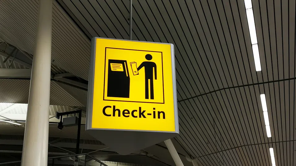 Новата система за пътници извън ЕС влиза в сила в неделя – ще има ли хаос на летищата
