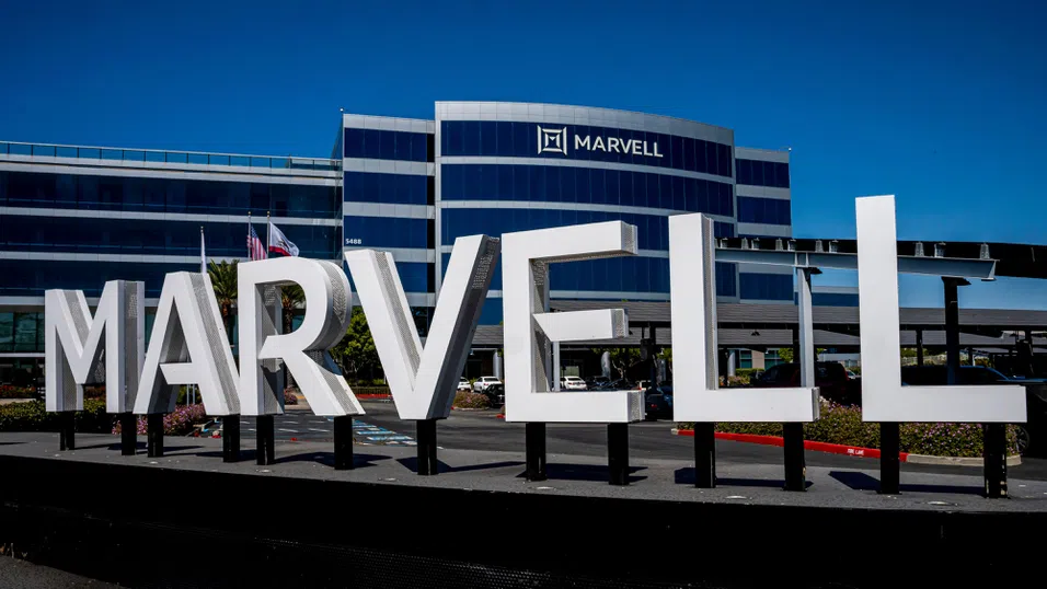 Какво предстои за „малкия“ производител на чипове, който сега е по-ценен от Intel?