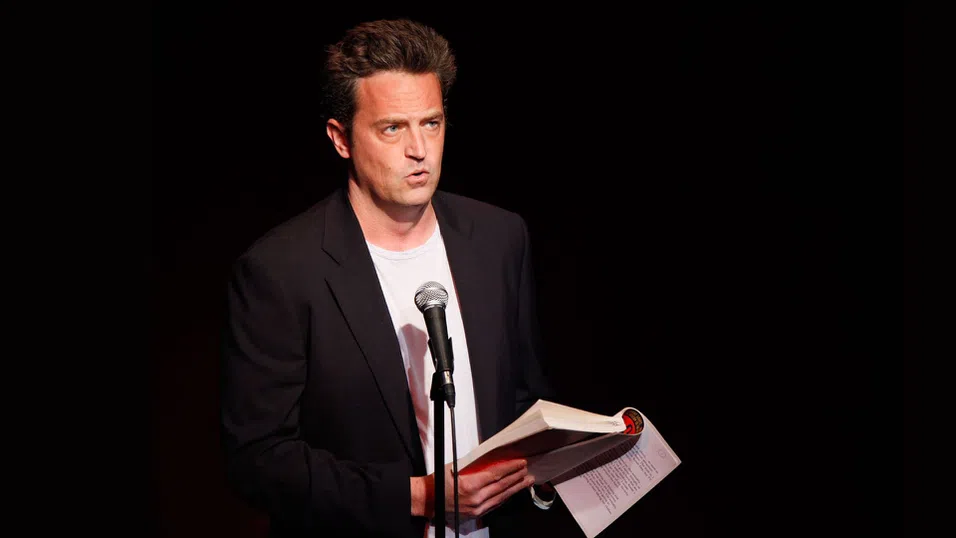 „Трябва да спра и да потърся помощ“: Битката на Матю Пери, която никой не видя