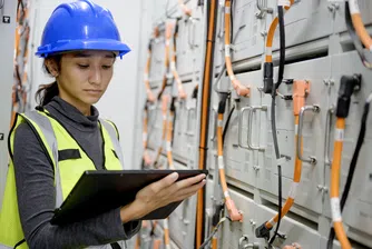 AI измества фокуса от батериите за електромобили